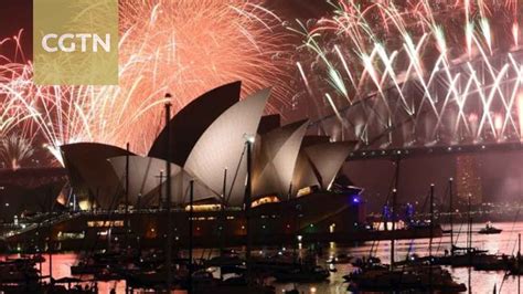 Sydney Welcomes New Year With Spectacular Firework Display YouTube