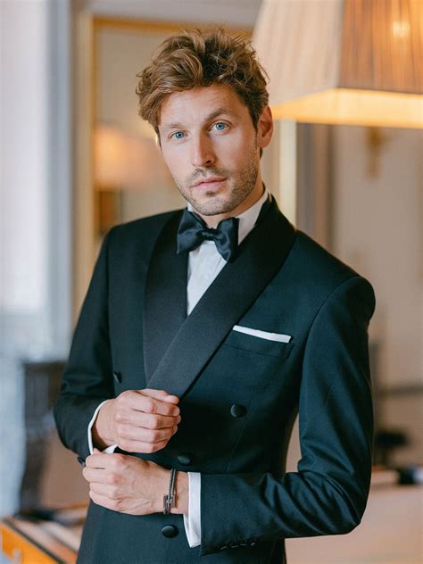 Groom Style How To Choose The Perfect Wedding Suit