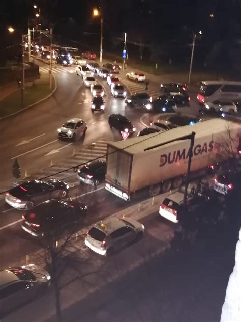 Doi Oferi Au Reu It S Blocheze Traficul Din Cluj Napoca La O Or De