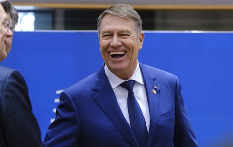 FOTO Klaus Iohannis nu renunță la lux avionul de top ales de