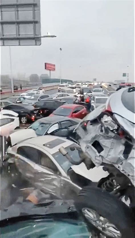 Several Injured In 100 Car Pile Up On Icy China Expressway The Star