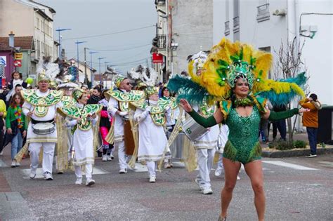 Thaon lès Vosges Le défilé de carnaval La folle débandade de