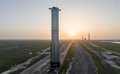 Spacex Rolled Out A Huge New Starship Super Heavy Rocket To The Pad