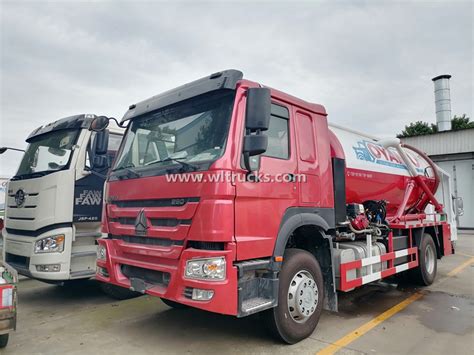 Sinotruk HOWO 10000 Liters Vacuum Sewage Suction Tanker Truck