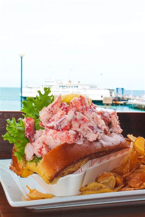 Where To Eat Delicious Lobster Rolls On Martha S Vineyard