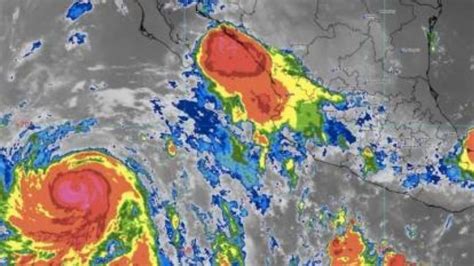 El huracán Jova crece a categoría 5 y causa lluvias en el Pacífico