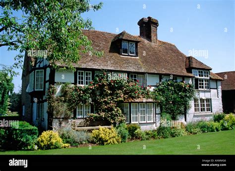 Pulborough village hi-res stock photography and images - Alamy