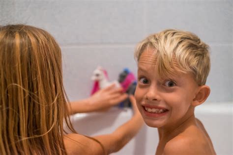 Dad Says It S Weird That His Twins Still Take Baths Together