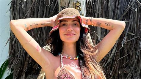 Grávida Thaila Ayala fica semi nua e exibe barrigão em ensaio fotográfico