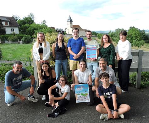 Castillon Darthez Le Village En Rouge Et Blanc Pour Sa Feria De L