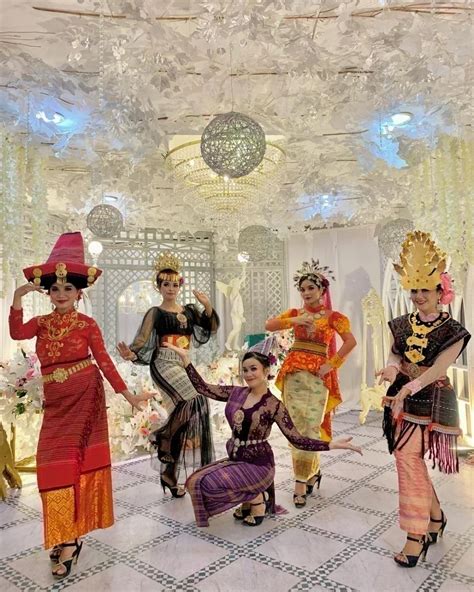 Menilik Keindahan Baju Pengantin Adat Batak Dalam Keragaman Multietnik