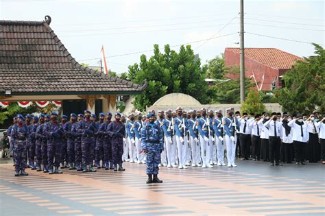 Anggota Aau Dan Karbol Ikuti Ziarah Hari Pahlawan Akademi Angkatan Udara