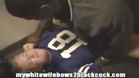 Baise intense avec une énorme queue noire Porn