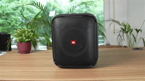 JBL Partybox Encore: Bluetooth-Lautsprecher mit Licht und Mikro
