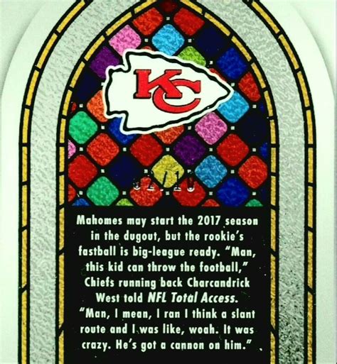 PATRICK MAHOMES II 2017 PANINI PRIZM STAINED GLASS GOLD MOJO RC SP 02