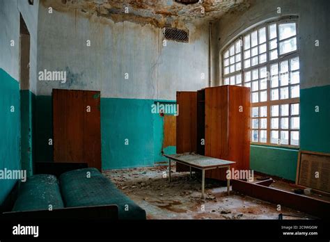 Old Insane Asylum Hi Res Stock Photography And Images Alamy