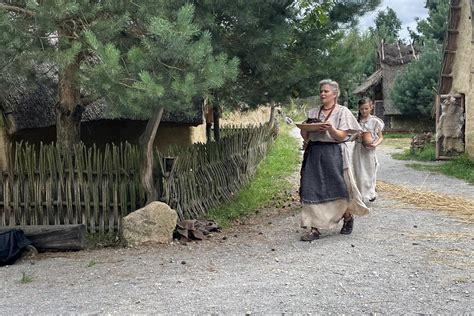 Osada neolityczna w Kopcu planem zdjęciowym do filmu o epoce brązu