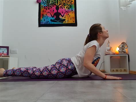 Bhujangasana Postura De La Cobra