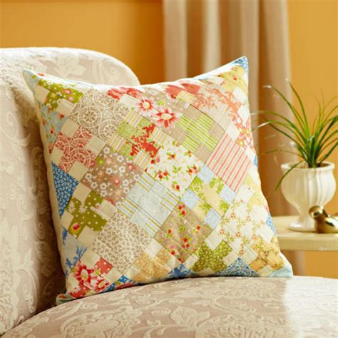 Free Quilt Pillow Patterns Stitch Personalized Pillowcases For Your Bed ...