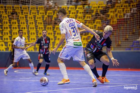 Na Ltima Partida Antes Da Estreia No Paranaense De Futsal Umuarama