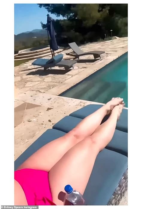Britney Spears Shows Off Her Toned Frame In A Hot Pink Bikini As She Compares Herself To Katie