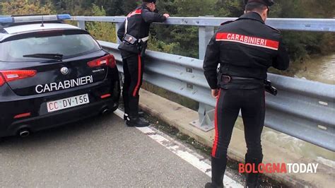 Salvata Sul Ponte Dai Carabinieri Disperata E Senza Lavoro Tenta Il