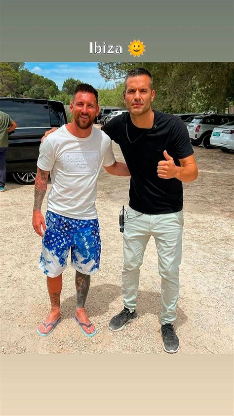 El Video Del Almuerzo Que Disfrutó Lionel Messi En Ibiza Beso Con