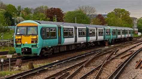 456005 Brel York Built Class 456 456005 456009 Emu At Guil Flickr