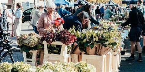 Blomster Oste Og Friske Grøntsager Kom Til Markedsdag På Aarhus Ø