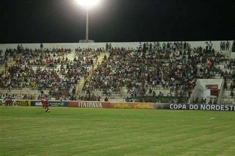 Diretoria do Salgueiro faz promoção de ingressos para o jogo o Ceará