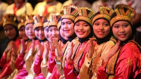 Tari Saman Beserta Sejarah Asal Usul Makna Gerakan Tarian Pendiri