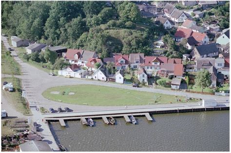 Luftbild Kamminke Dorfkern An Den See Uferbereichen Des Stettiner