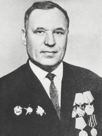 Гуменный Илья Степанович - Советские асы. Герои воздушных войн 1936 ...