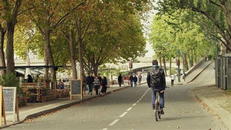 Paris France October 8 2017 People Walk Along The Seine River