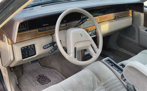 022323 1987 Lincoln Continental 4 Barn Finds