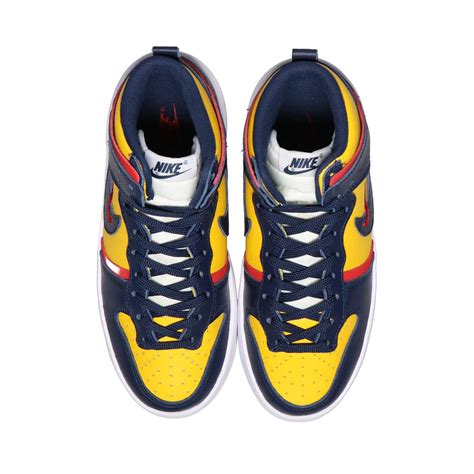 になる Nike 275 Dunk High Up Varsity Maize ダンクハイアップの通販 By ゆうs Shop｜ナイキならラクマ シューズ