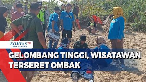 Gelombang Tinggi Wisatawan Terseret Ombak Di Pantai Watu Kodok