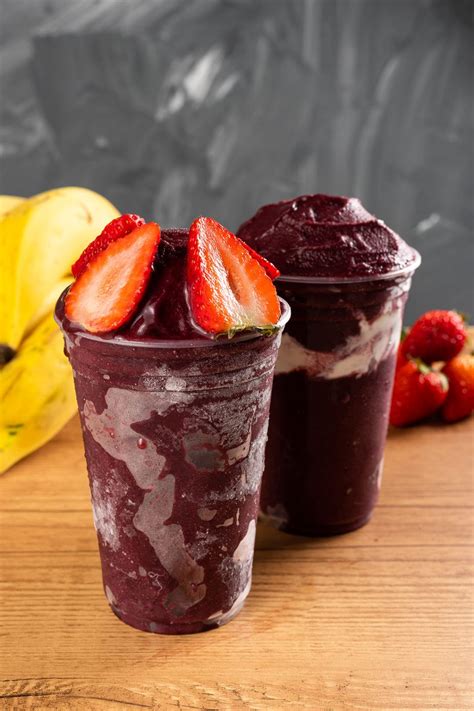 Batido De Sorvete Brasileiro De A A Berry Congelado Em Copo De