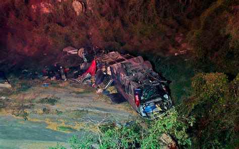 Tragedia En Zacatecas Choque Entre Tractocamión Y Autobús Provoca 24 Muertos Y 5 Heridos