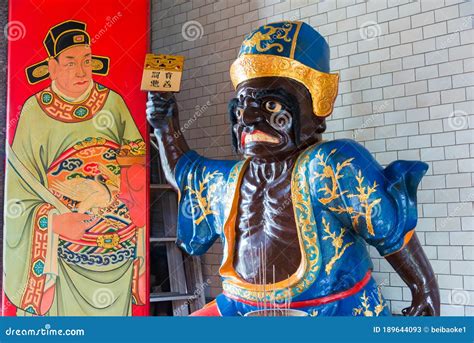 Estatua De Dios En El Templo Chenghuang En Taichung Taiwan El Templo