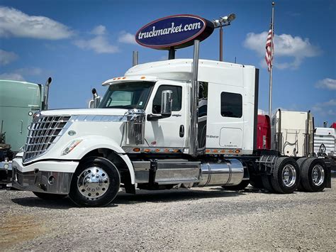 2022 International Lonestar Interior