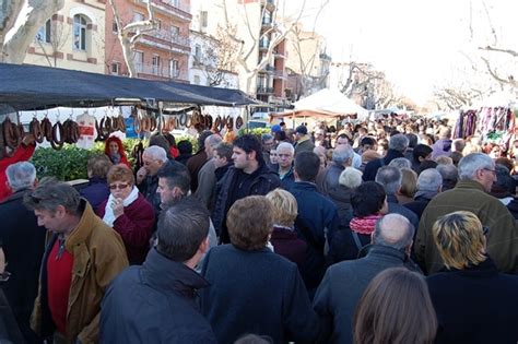 Uns Expositors Ompliran El Passeig D Igualada Amb La Fira De Reis