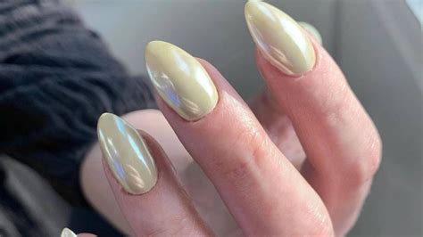 Vanilla Chrome La Tendencia En Manicura En Tik Tok Para Lucir Manos