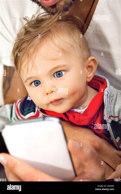 Babe Smart Pfone Father Eye Stock Photo Alamy