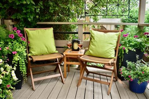 16 Best Privacy Plants for Balconies, Decks & Patios - Balcony Boss