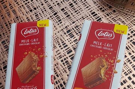 Review Lotus Biscoff Milk Chocolate Bar Cut The