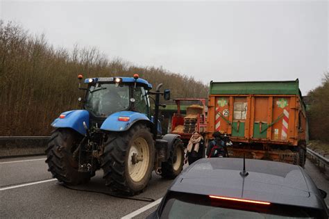 Les agriculteurs en colère défilent une nouvelle fois dans l Oise la