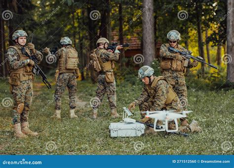 Modern Warfare Soldiers Squad Are Using Drone For Scouting And