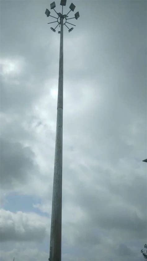 Iron Round 30 Meter High Mast Lighting Pole For Highway 12 5 M At Rs