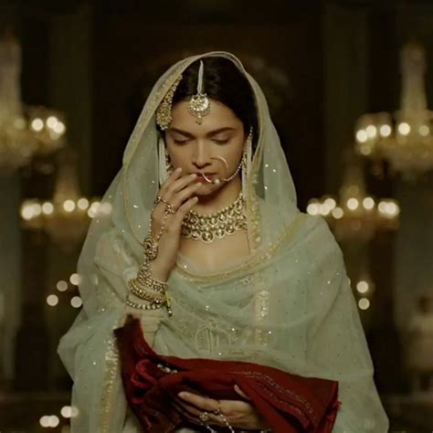 Deepika as Mastani- Anju Modi's Dresses Bajirao Mastani Collection